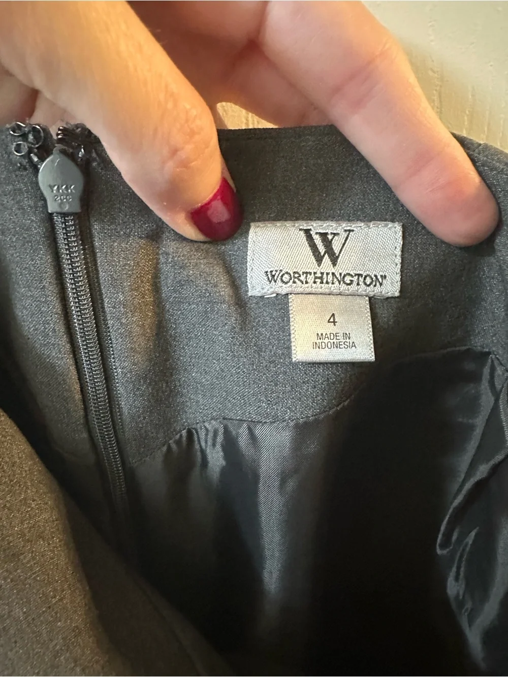 0308 Worthington Dark Gray V-Waist Pencil Skirt size 4